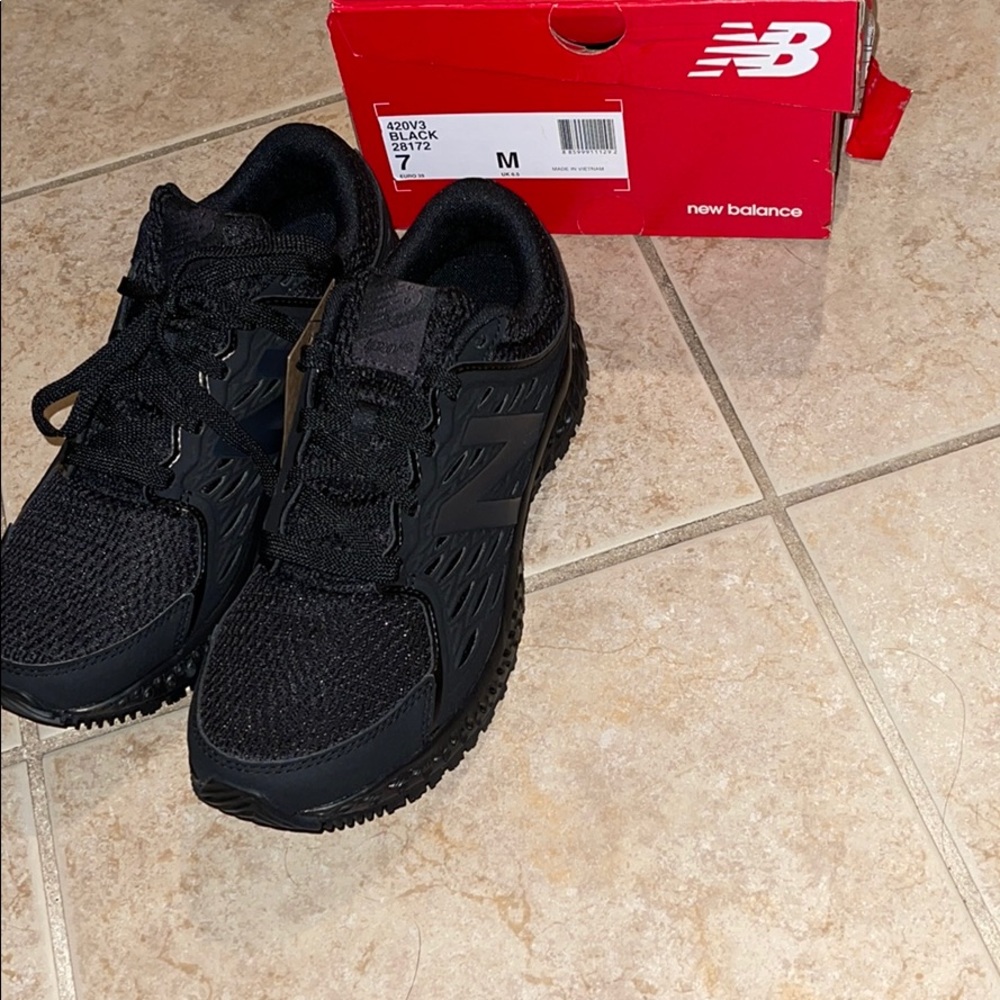 Brand new New balance non slip sneakers